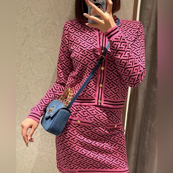 Authentic Versace Geometric Pink and Black Mini Skirt - Picture 5 of 7